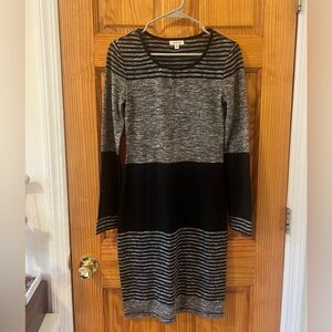 MAX STUDIO Size XS Long Sleeved Long Dress